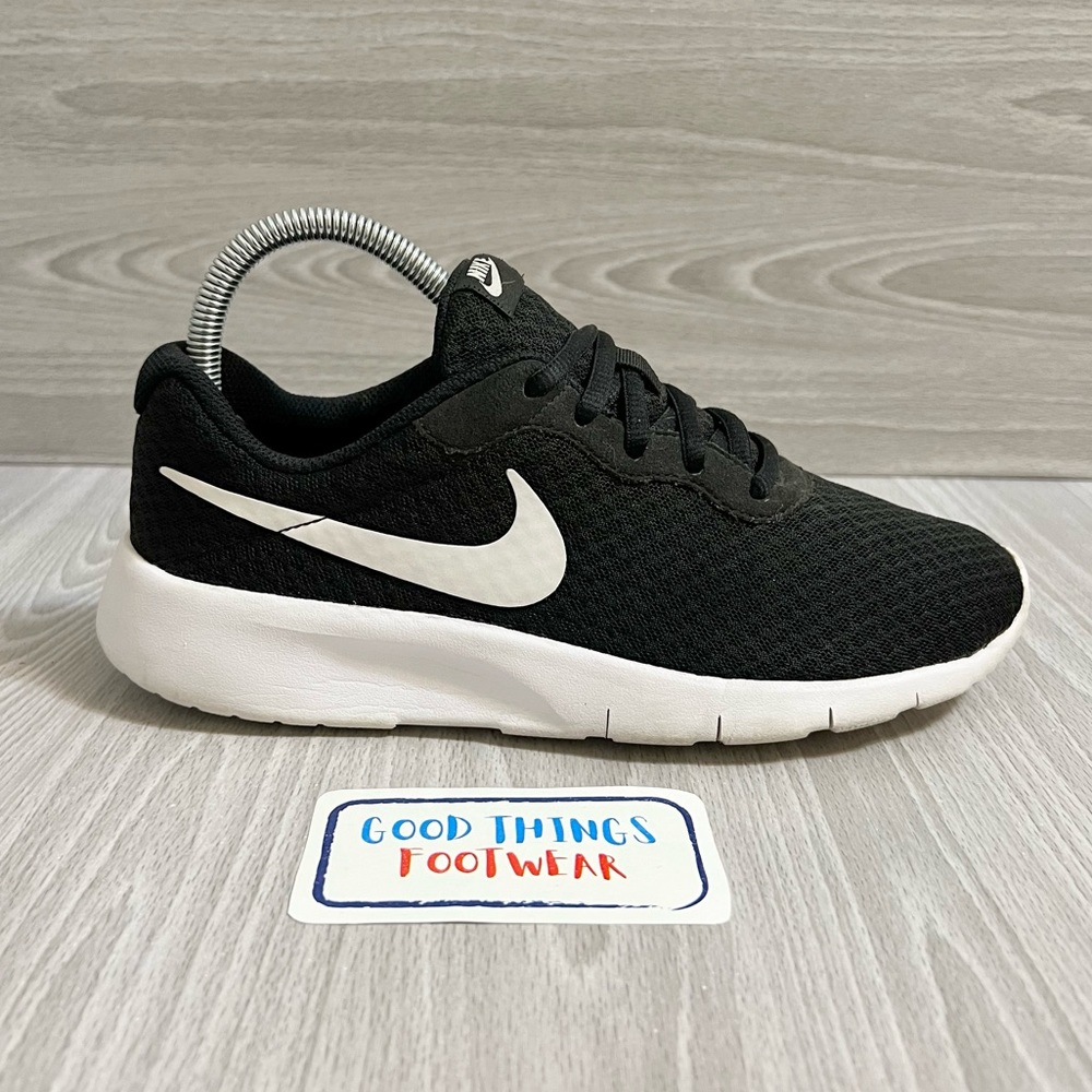 Nike Women's Black and White Sneakers